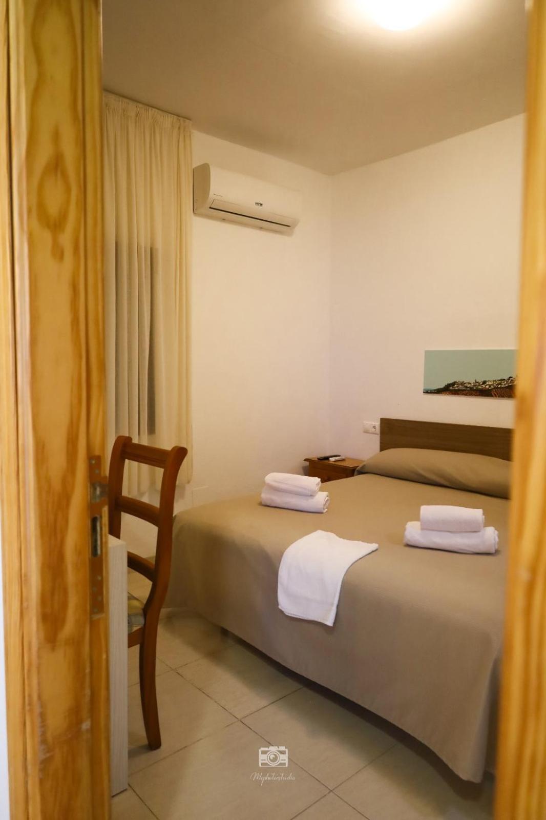 Hospedium Dlj Hostal Ben Nassar Arjona Dış mekan fotoğraf